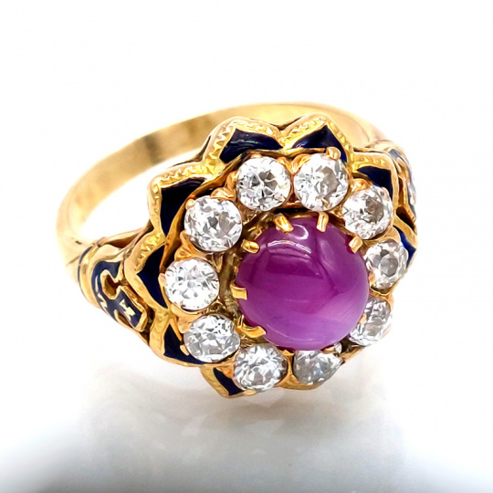 Bonhams : A purple star sapphire and diamond ring