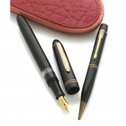 Pen & Pencil Set (Non-Matching) With Zippered Case C.1940’s