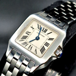 Cartier Santos | Woman's Ref#2698 Cal. 157 Quartz Watch Always a Classic!