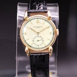 18K Yellow Gold Vacheron & Constantin Wrist Watch with Unusual Wide Lugs
