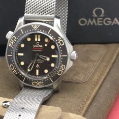 Omega Seamaster 007 Edition “No Time To Die” Titanium 210.90.42.20.01.001 – Full Set