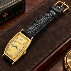 18K Green-Gold Vacheron & Constantin Art Deco Tonneau Wristwatch c.1927