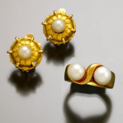 Cultured Pearl Earrings and Ring | 18K Yellow Gold | Earrings & Ring Set