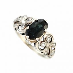 18K White Gold Green Sapphire Solitaire Ring with Diamond Accents 18K White Gold Green Sapphire Solitaire Ring with Diamond Accents