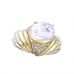 18K Yellow Gold Brilliant Amethyst and Diamond Ring