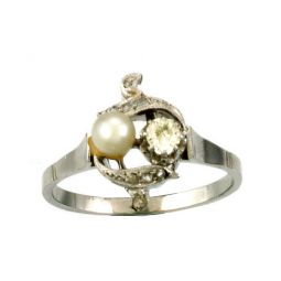 ART NOUVEAU DESIGN 18K WHITE GOLD PEARL AND DIAMOND BYPASS RING | SIZE 7.5