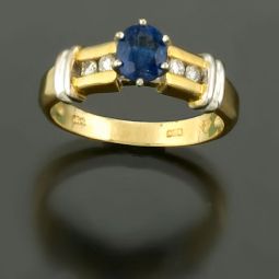 CORNFLOWER BLUE SAPPHIRE AND DIAMOND 14K GOLD RING